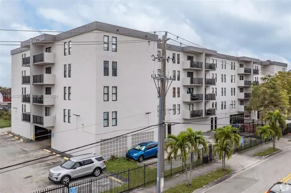 Hialeah, FL 33014,6950 W 6th Ave #415