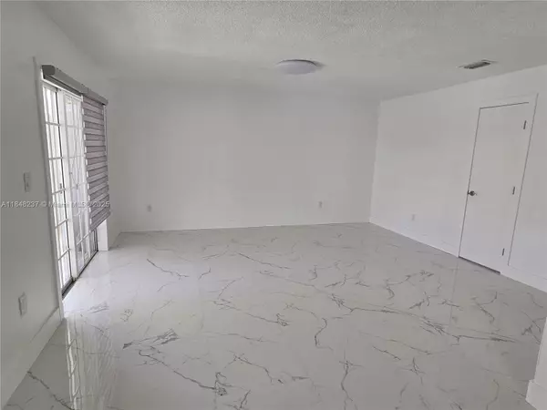 Miami, FL 33175,13470 SW 24th St #0