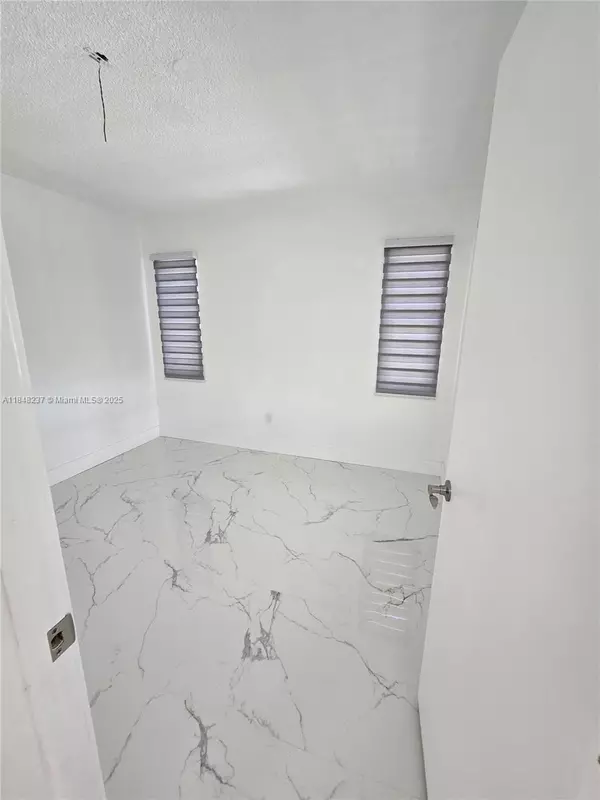Miami, FL 33175,13470 SW 24th St #0