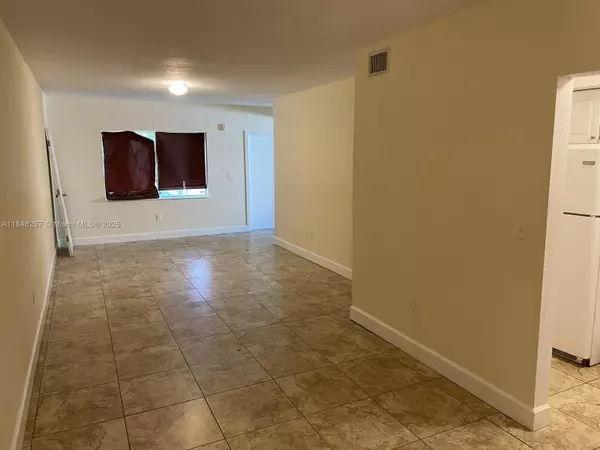 Miami, FL 33150,429 NW 83rd St #429