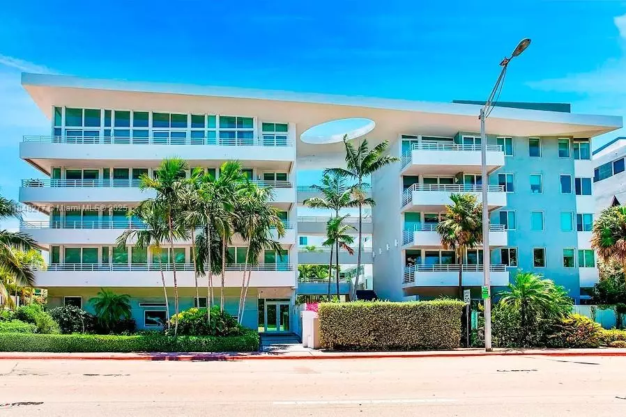 7800 Collins Ave #204, Miami Beach, FL 33141