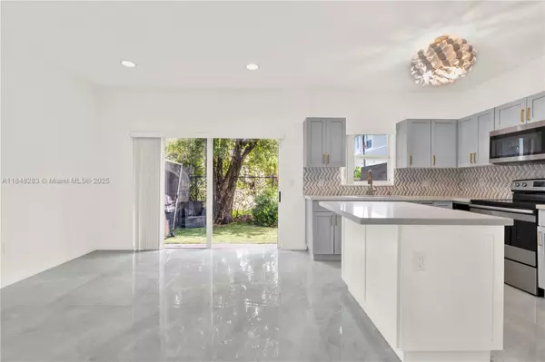 1637 SE 30th St, Homestead, FL 33035