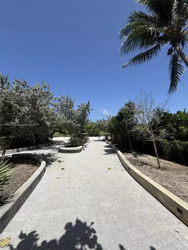 Surfside, FL 33154,8900 Collins Ave #204