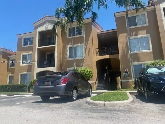 7930 N Nob Hill #304, Tamarac, FL 33321