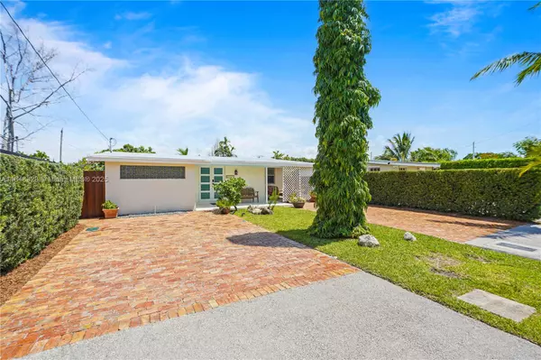 6525 SW 32nd St, Miami, FL 33155