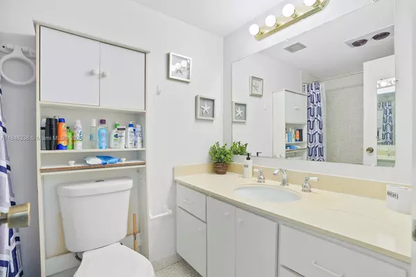 Hallandale Beach, FL 33009,1965 S Ocean Dr #3A