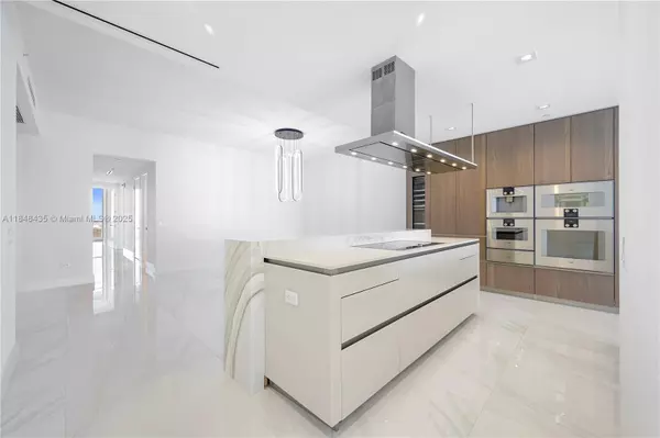 Sunny Isles Beach, FL 33160,18501 Collins Ave #2603