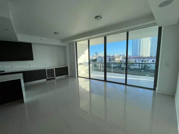 Aventura, FL 33180,3250 NE 188 St #403
