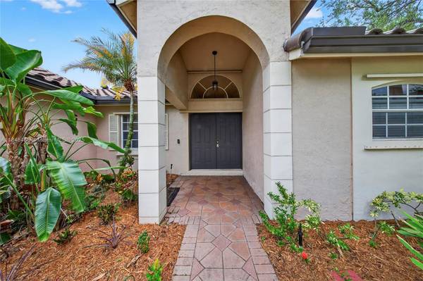 Weston, FL 33326,704 Lake Blvd
