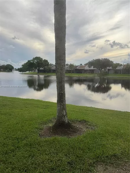 1226 N Hiatus Rd #1226, Pembroke Pines, FL 33026