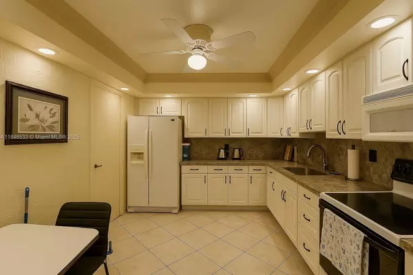 Hallandale Beach, FL 33009,2030 S Ocean Dr #2004