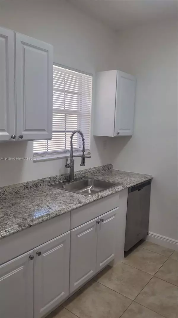 Deerfield Beach, FL 33064,660 Cypress Club Way #H11