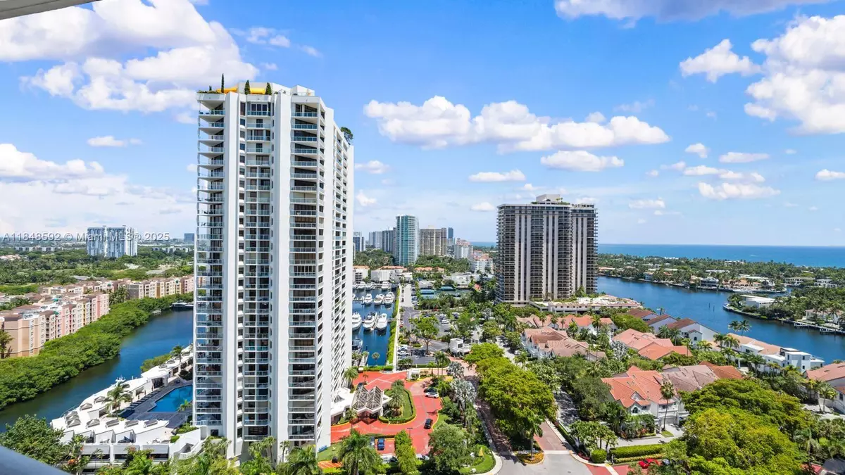 Aventura, FL 33180,19400 Turnberry Way #1821