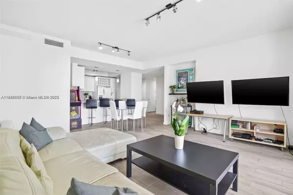 999 SW 1st Ave #2717, Miami, FL 33130