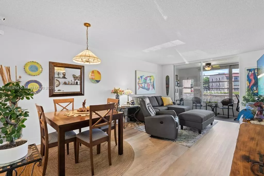 Sunrise, FL 33322,9181 Sunrise Lakes Blvd #108
