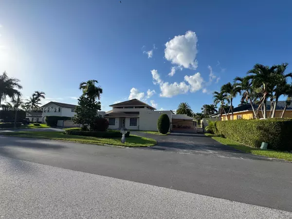 Hialeah Gardens, FL 33018,9931 NW 130th St