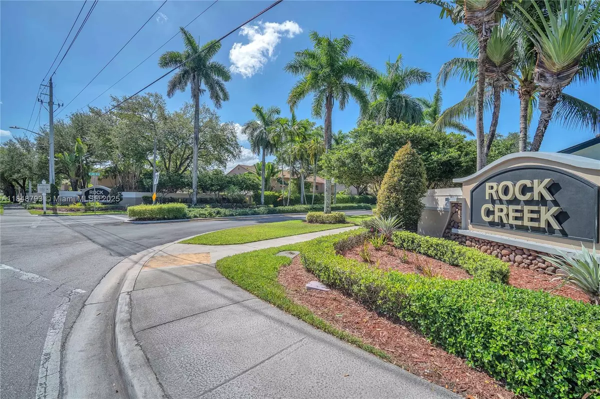 Cooper City, FL 33026,66 Forest Cir