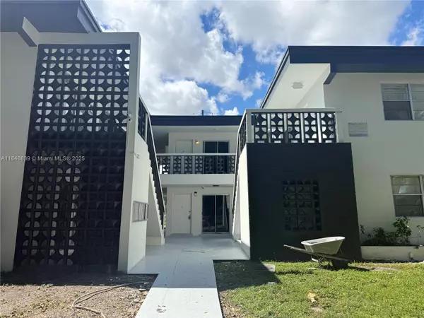 North Miami Beach, FL 33162,16890 NE 21st Ave #3