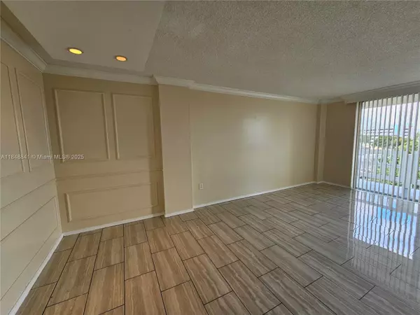 Miami, FL 33169,15600 NW 7th Ave #511