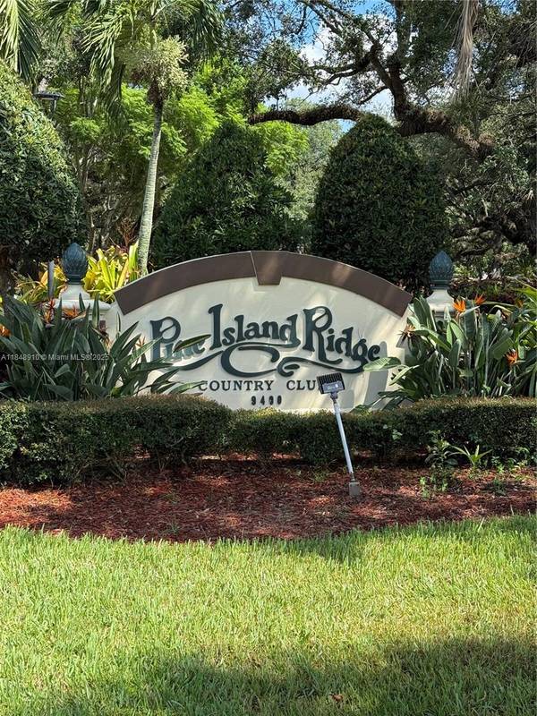 9450 Poinciana Pl #108, Davie, FL 33324