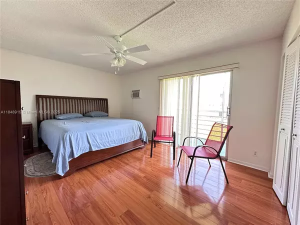 Boca Raton, FL 33434,569 Fanshaw  N #569