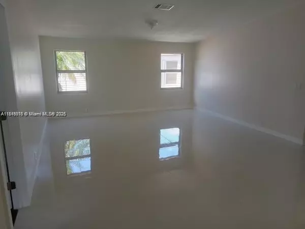 19800 SW 180th Ave #153, Miami, FL 33187