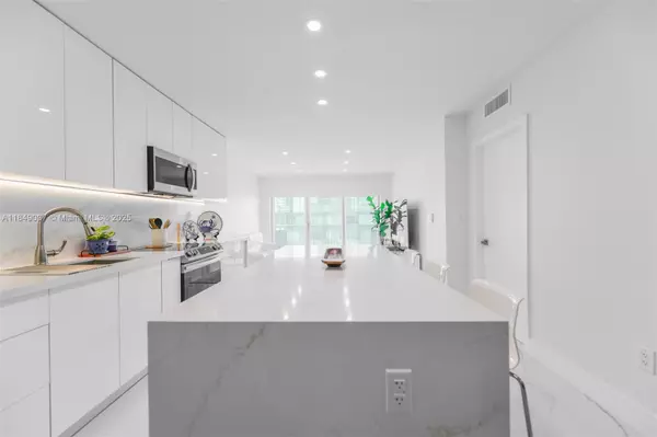 1950 S Ocean Dr #3D, Hallandale Beach, FL 33009