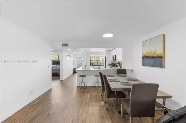 Sunrise, FL 33322,2704 NW 104th Ave #306
