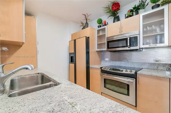 Aventura, FL 33180,2775 NE 187th St #516