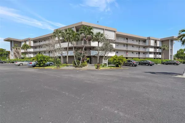 2800 NW 47th Ter #404B, Lauderdale Lakes, FL 33313