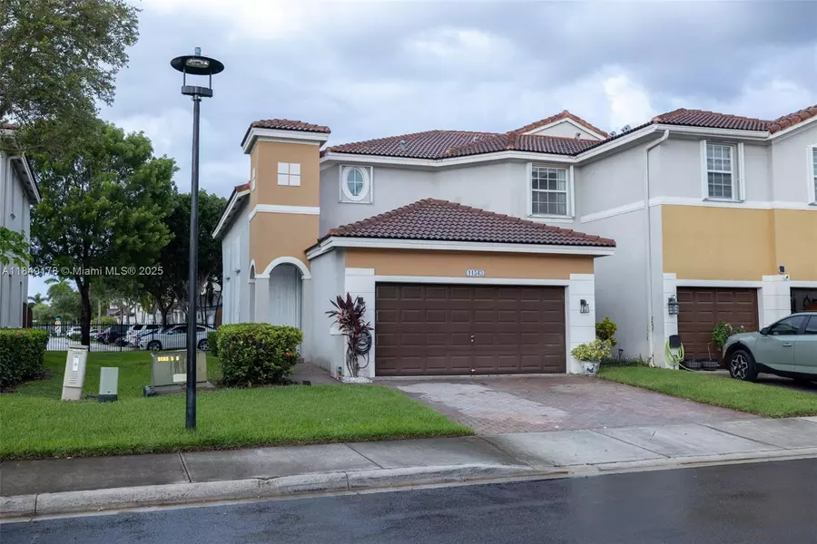 11543 NW 80th St, Doral, FL 33178