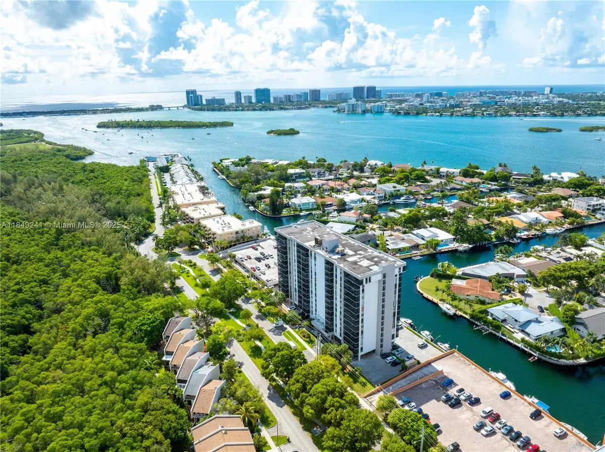 North Miami, FL 33181,2500 NE 135th St #B-109