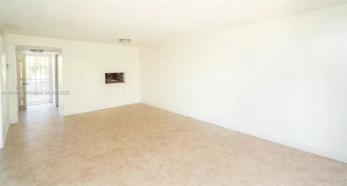 North Miami Beach, FL 33162,1850 NE 169th St #209