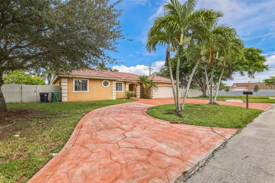 21533 SW 128th Pl, Miami, FL 33177