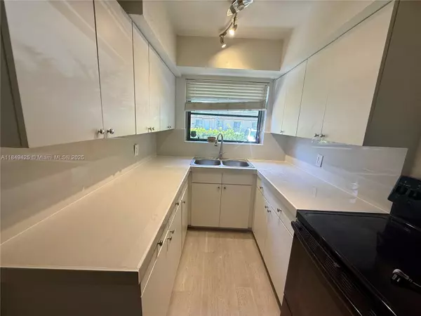 Hollywood, FL 33020,1315 N 19th Ave #N