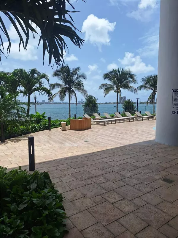 Miami, FL 33137,700 NE 24 Street #4005