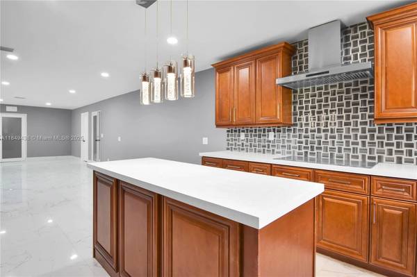 Southwest Ranches, FL 33331,18200 SW 48th St