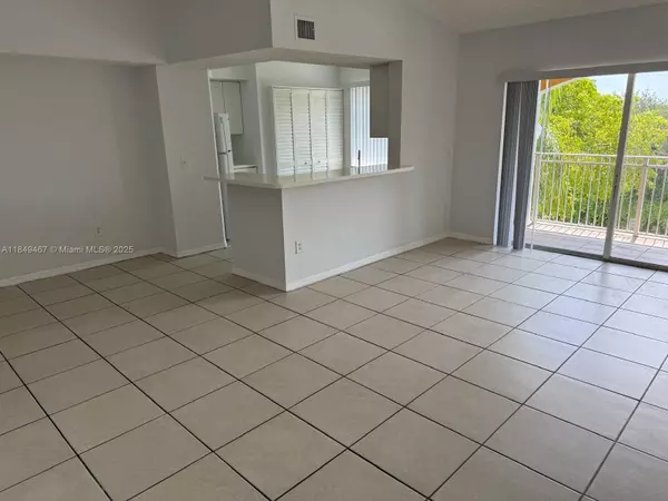 Pembroke Pines, FL 33024,165 NW 96th Ter #3-301
