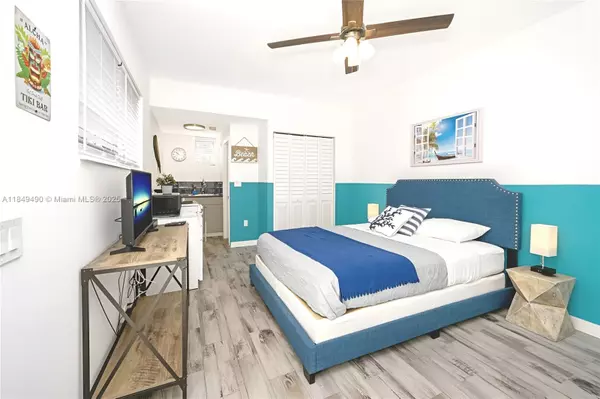 Hollywood, FL 33020,1626 Fletcher St #4