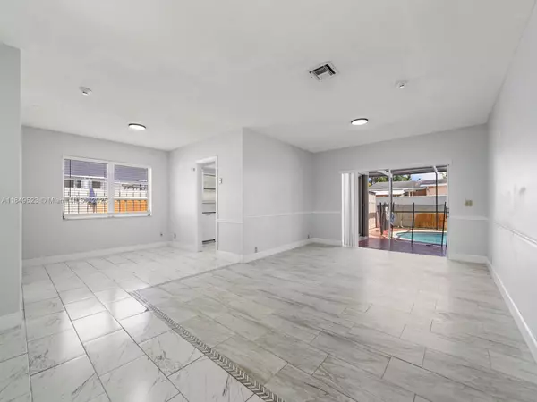 North Lauderdale, FL 33068,6572 SW 8th Ct