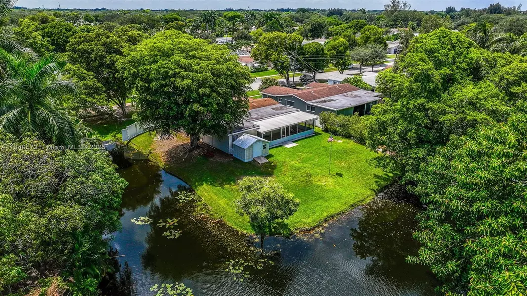 5320 SW 88th Ter, Cooper City, FL 33328