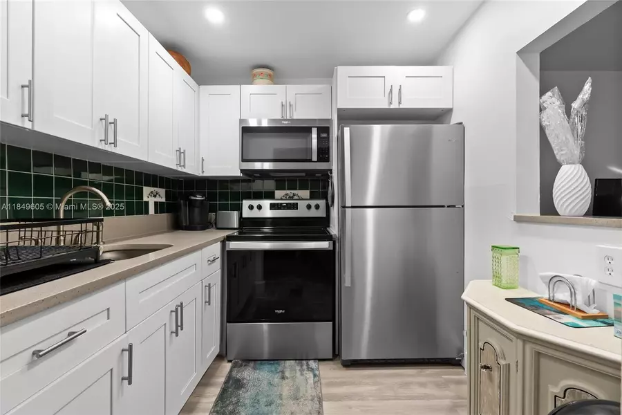 275 Farnham L #275, Deerfield Beach, FL 33442