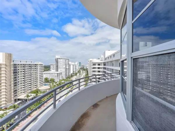 Miami Beach, FL 33140,5555 Collins Ave #17S