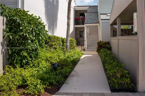 Vero Beach, FL 32963,2165 Galleon Dr #G3