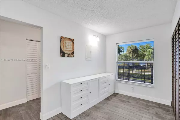 Deerfield Beach, FL 33064,4570 NW 18th Ave #202