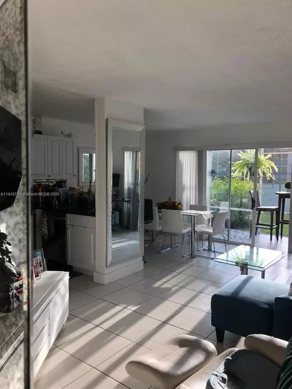 Miami, FL 33186,14020 SW 91st Ter #14020