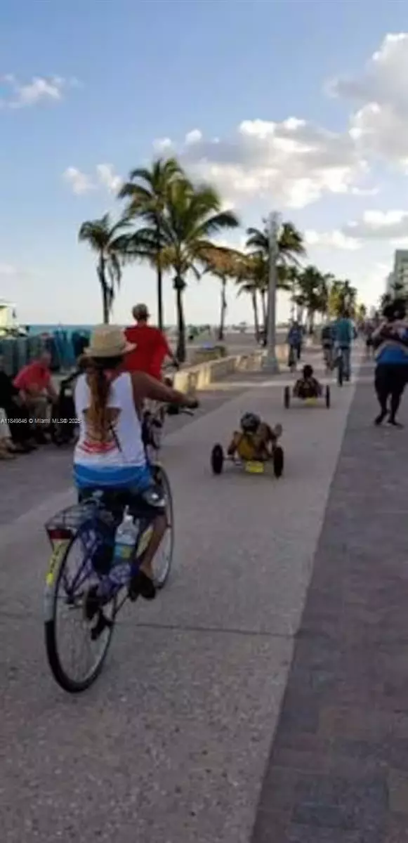 Hollywood, FL 33019,342 Van Buren St