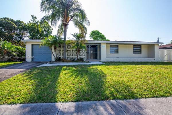 16221 SW 102nd Ave, Miami, FL 33157