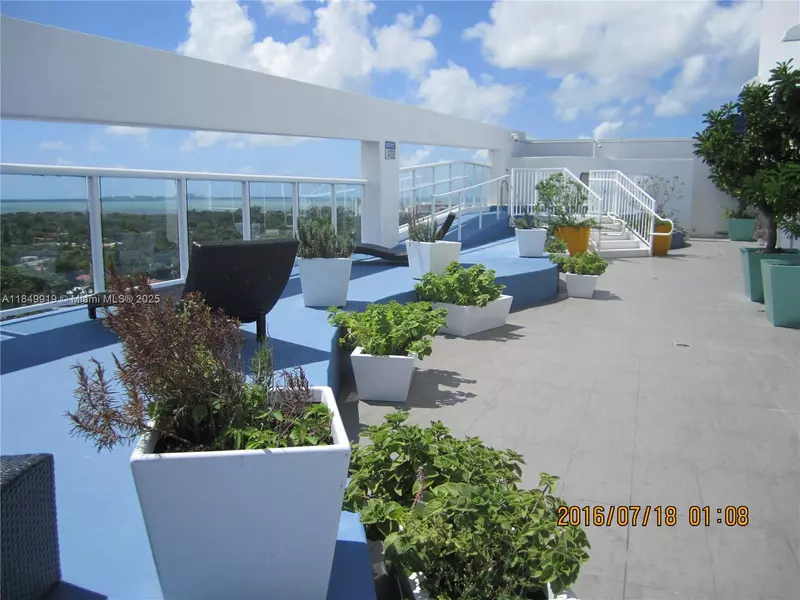 1401 SW 22nd St #504, Miami, FL 33145