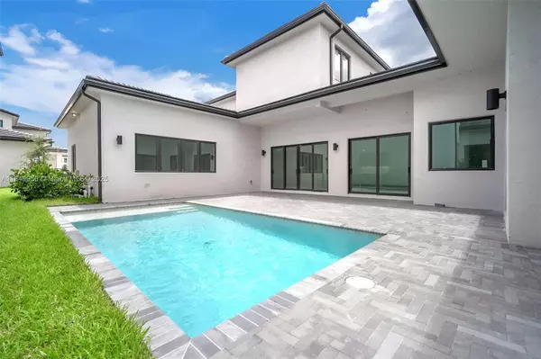 Hollywood, FL 33312,5718 W Ashwood Cir W